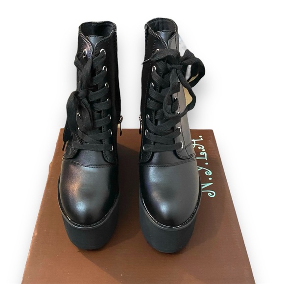 Wingless Platform Combat Boots - Picture 3 of 7